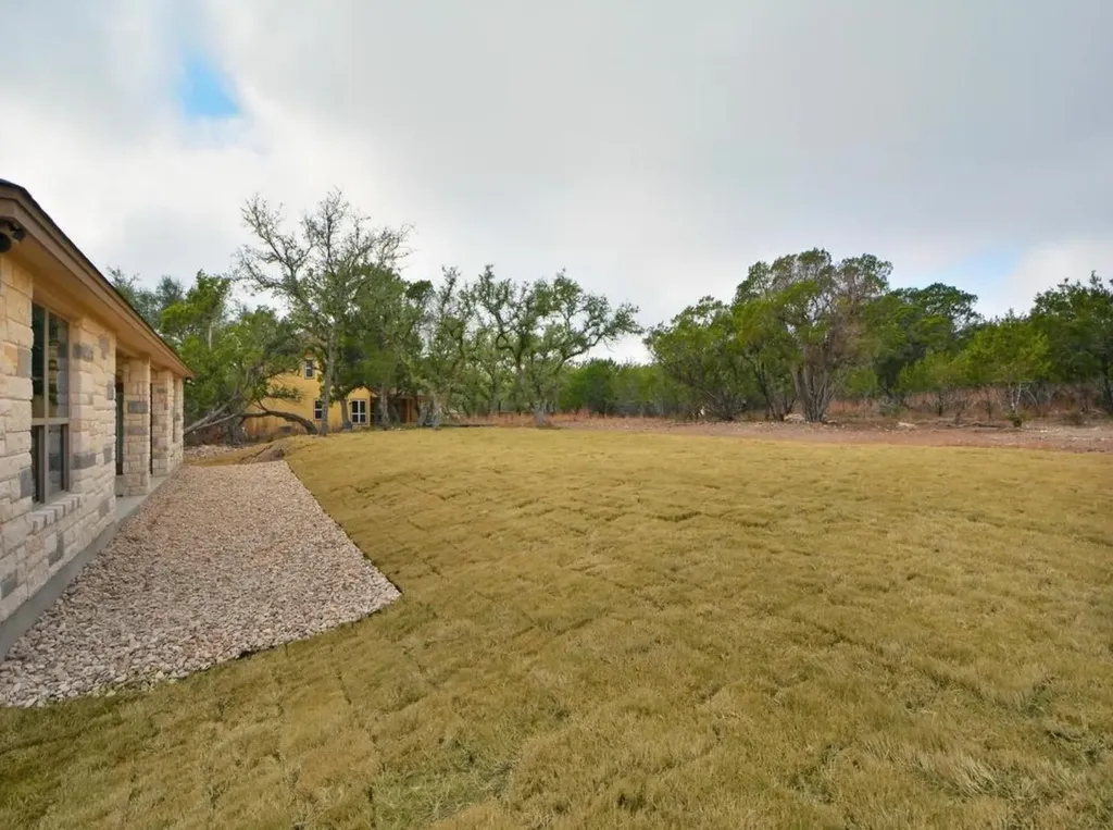 208 Venture Boulevard S Point Venture TX 78645