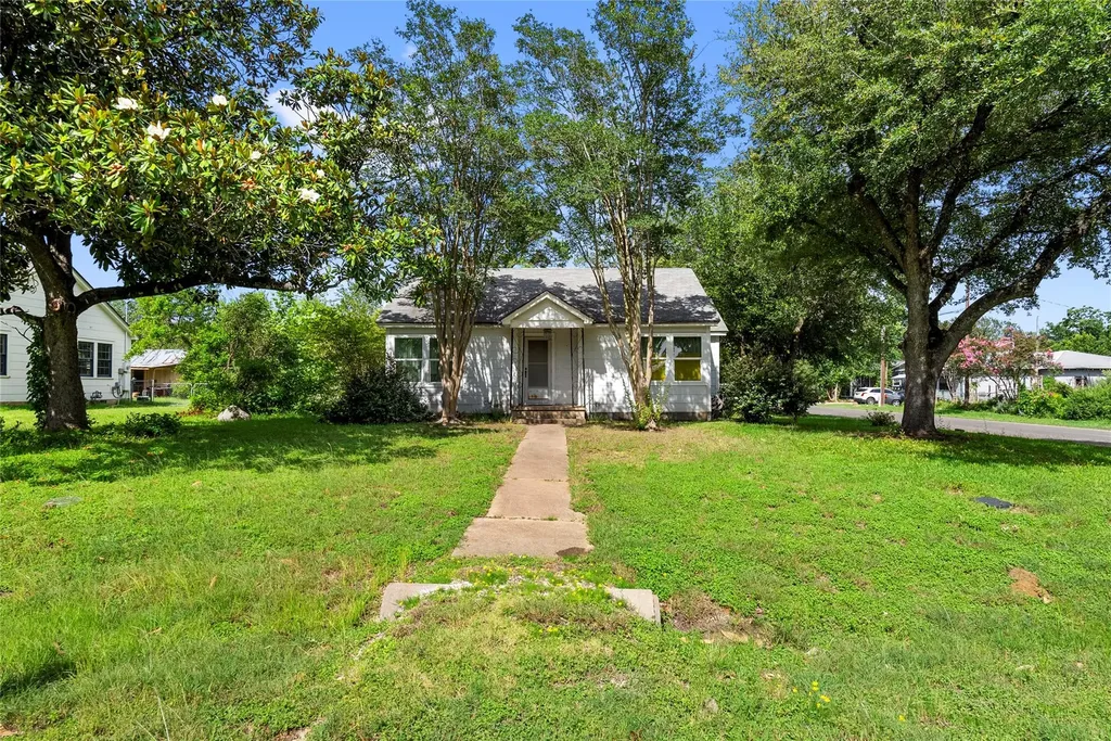 513 N Avenue F Elgin TX 78621