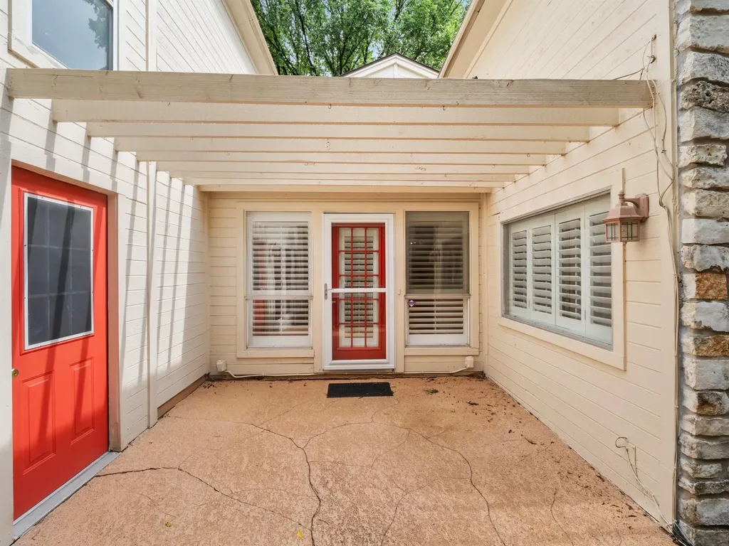6109 Grass Hollow Austin TX 78750
