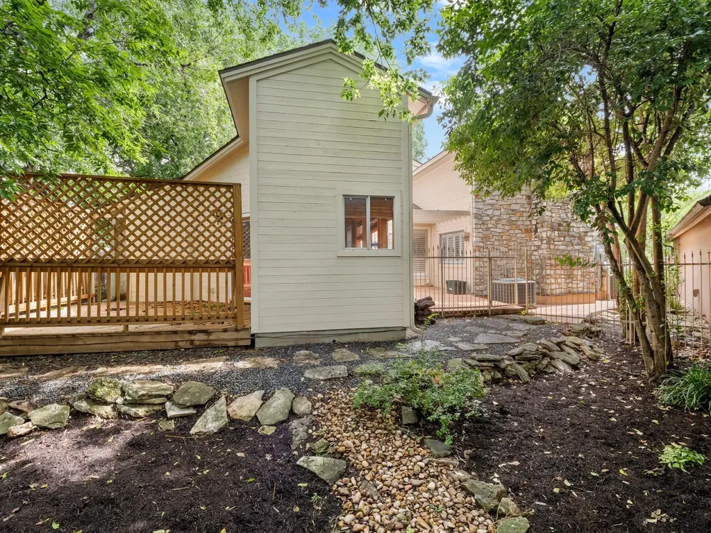6109 Grass Hollow Austin TX 78750