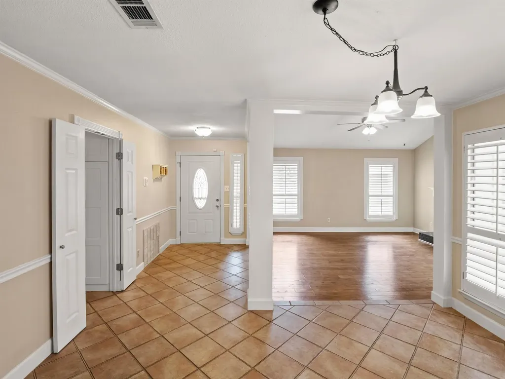 6109 Grass Hollow Austin TX 78750