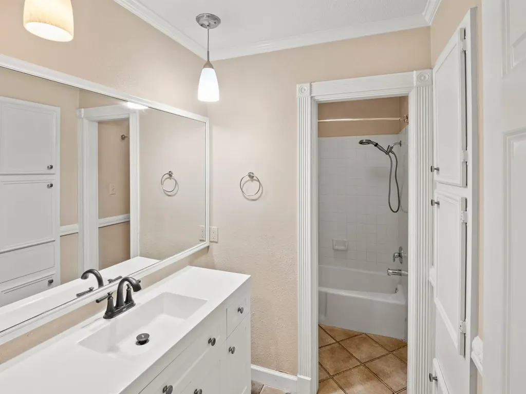 6109 Grass Hollow Austin TX 78750