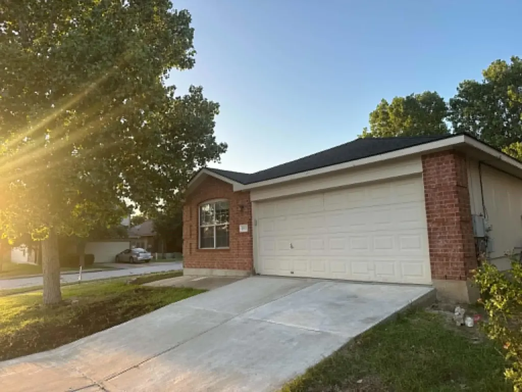 18312 Crestwind Lane Elgin TX 78621