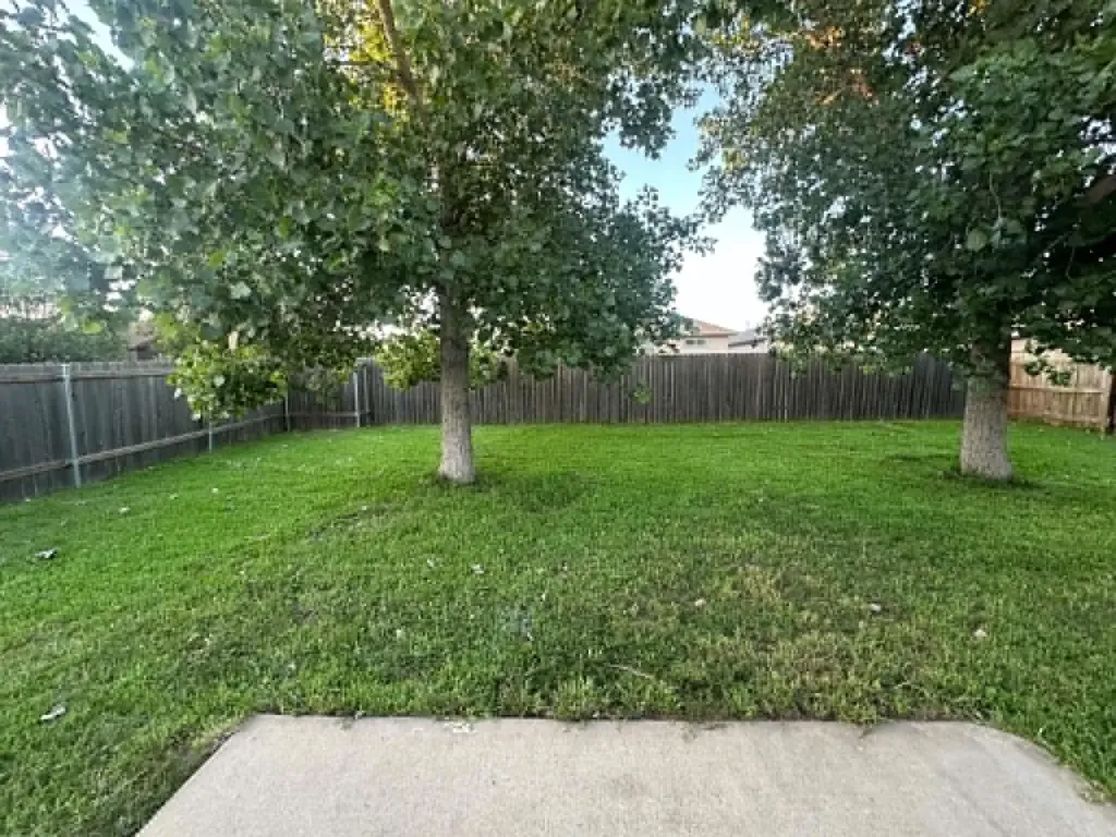 18312 Crestwind Lane Elgin TX 78621