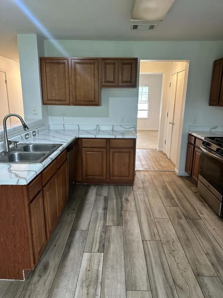 18312 Crestwind Lane Elgin TX 78621