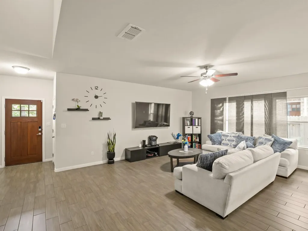 574 W Nautical Loop Kyle TX 78640