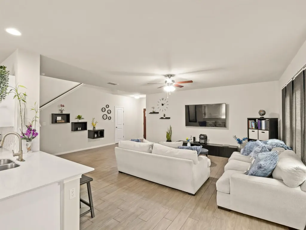 574 W Nautical Loop Kyle TX 78640
