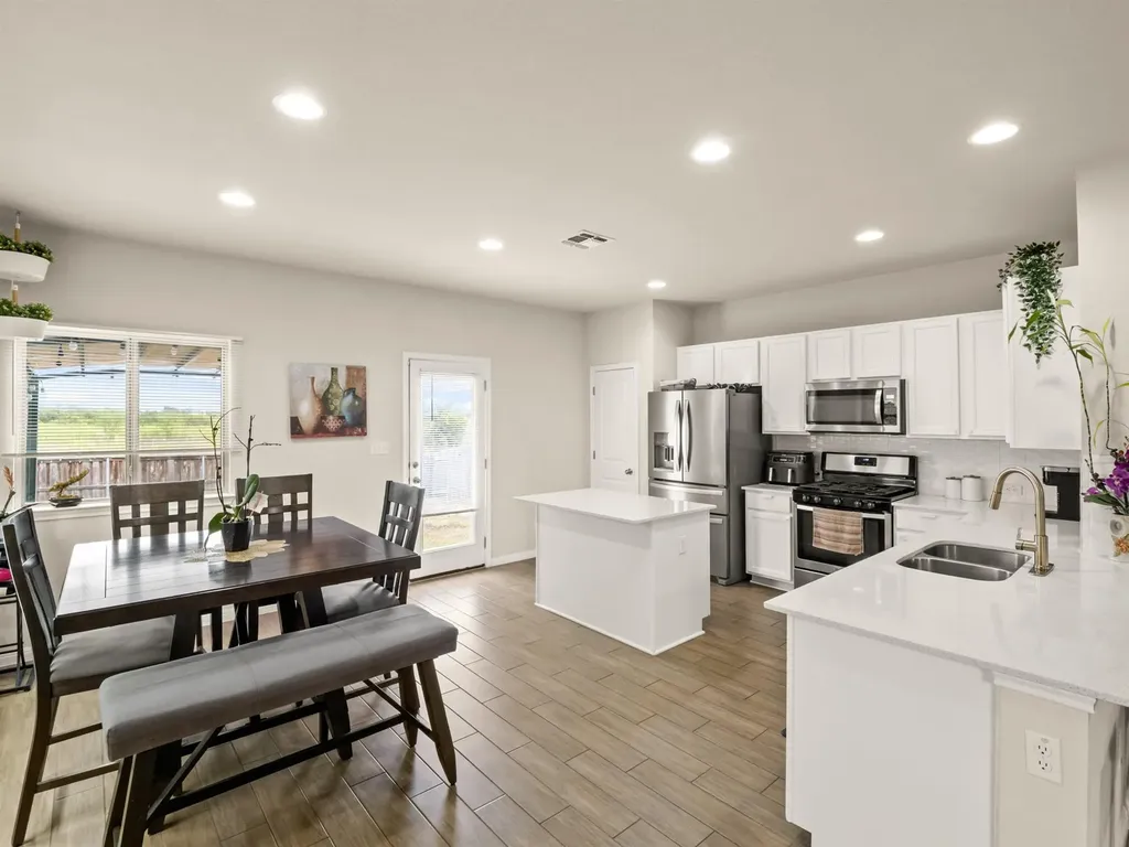 574 W Nautical Loop Kyle TX 78640