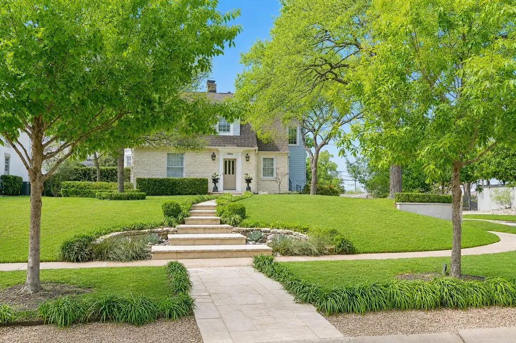 2428 Jarratt Avenue Austin TX 78703