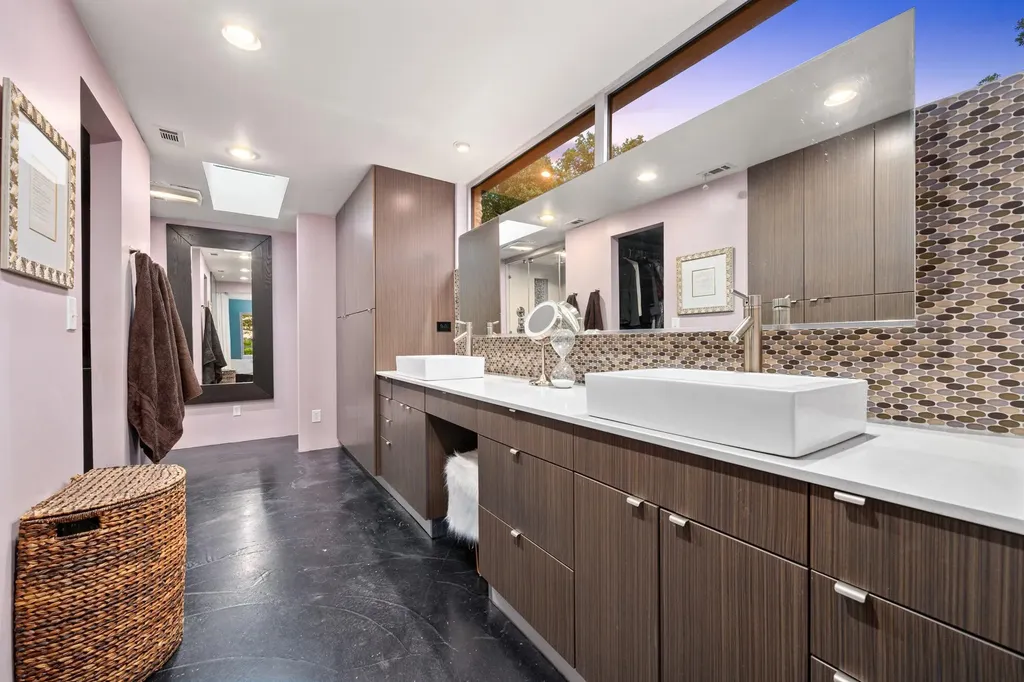 6305 Plum Hollow Overlook Austin TX 78746