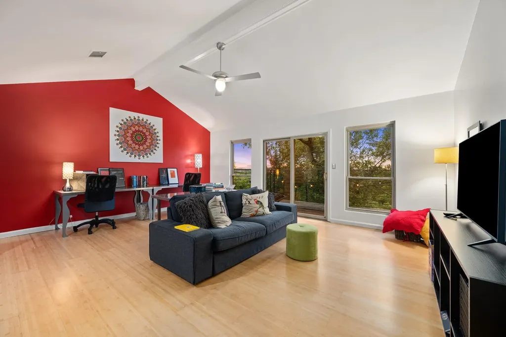 6305 Plum Hollow Overlook Austin TX 78746