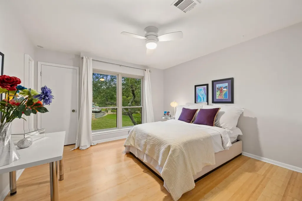 6305 Plum Hollow Overlook Austin TX 78746