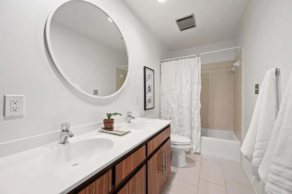 6305 Plum Hollow Overlook Austin TX 78746