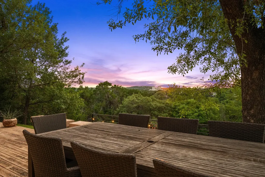 6305 Plum Hollow Overlook Austin TX 78746