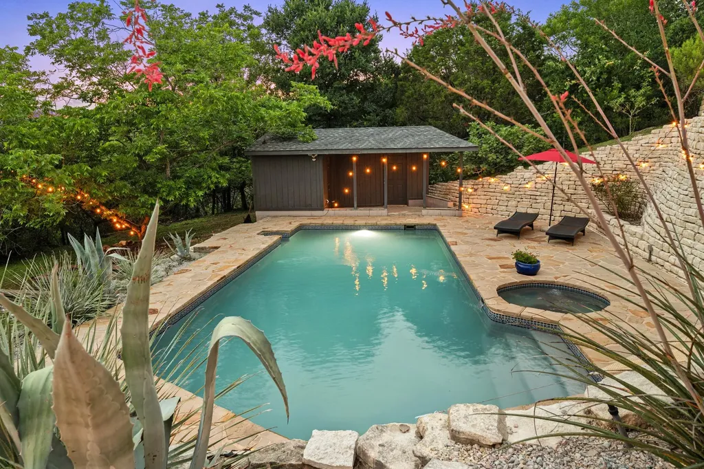 6305 Plum Hollow Overlook Austin TX 78746