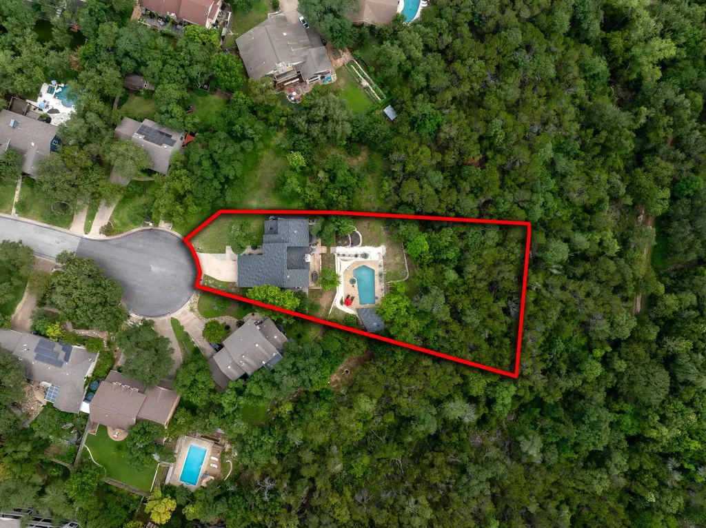 6305 Plum Hollow Overlook Austin TX 78746