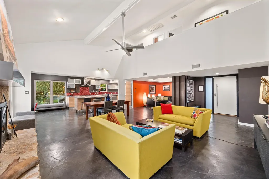 6305 Plum Hollow Overlook Austin TX 78746
