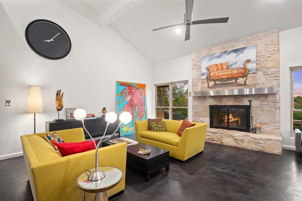 6305 Plum Hollow Overlook Austin TX 78746