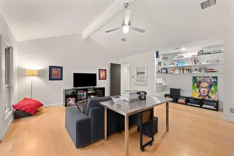 6305 Plum Hollow Overlook Austin TX 78746