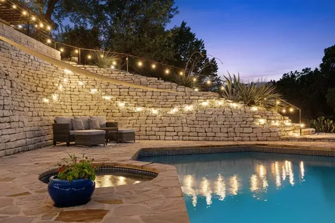 6305 Plum Hollow Overlook Austin TX 78746