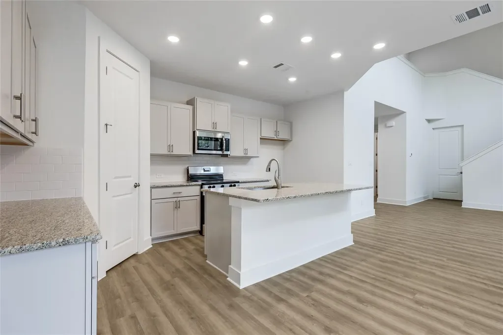 20110 Lee Lane Lago Vista TX 78645