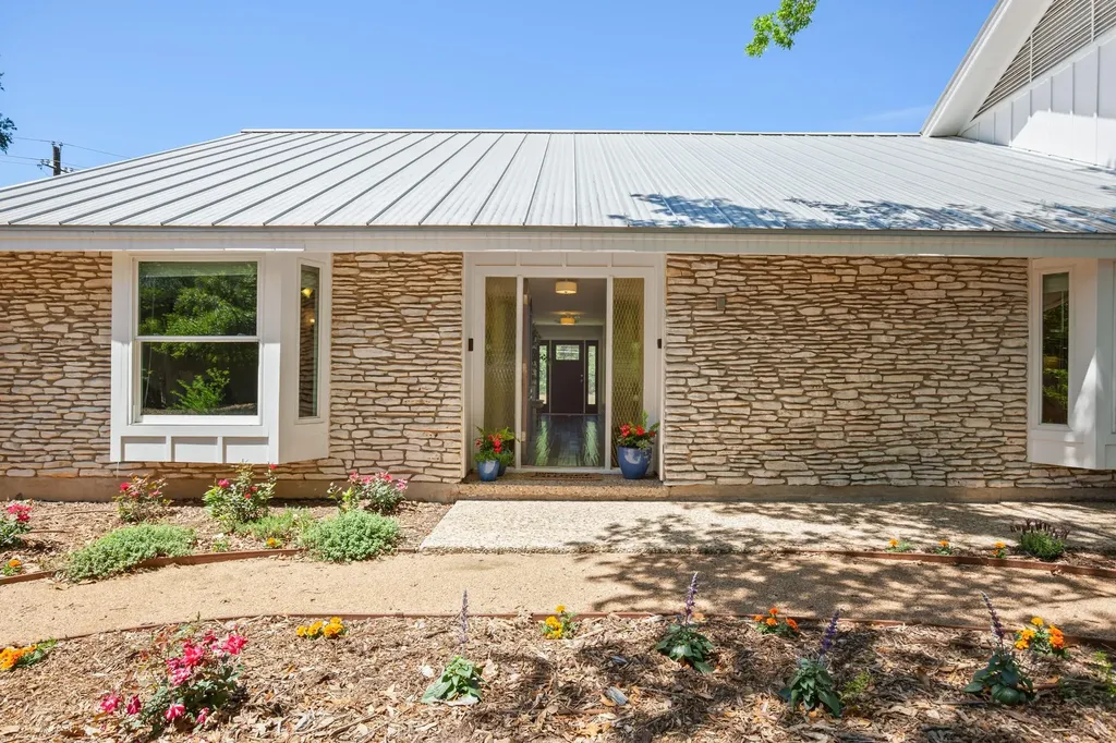 5604 Penick Drive Austin TX 78741