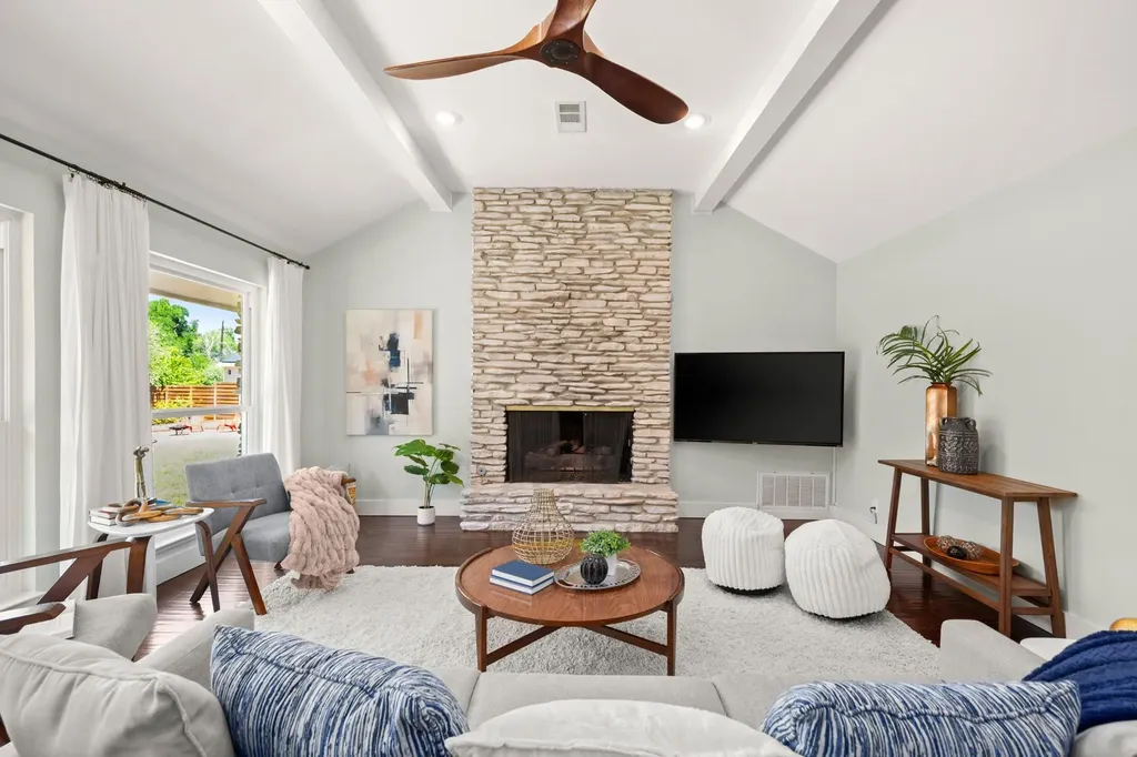 5604 Penick Drive Austin TX 78741