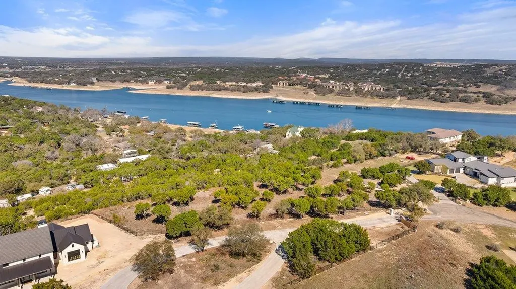 10 Thurman Bluff Drive Spicewood TX 78669