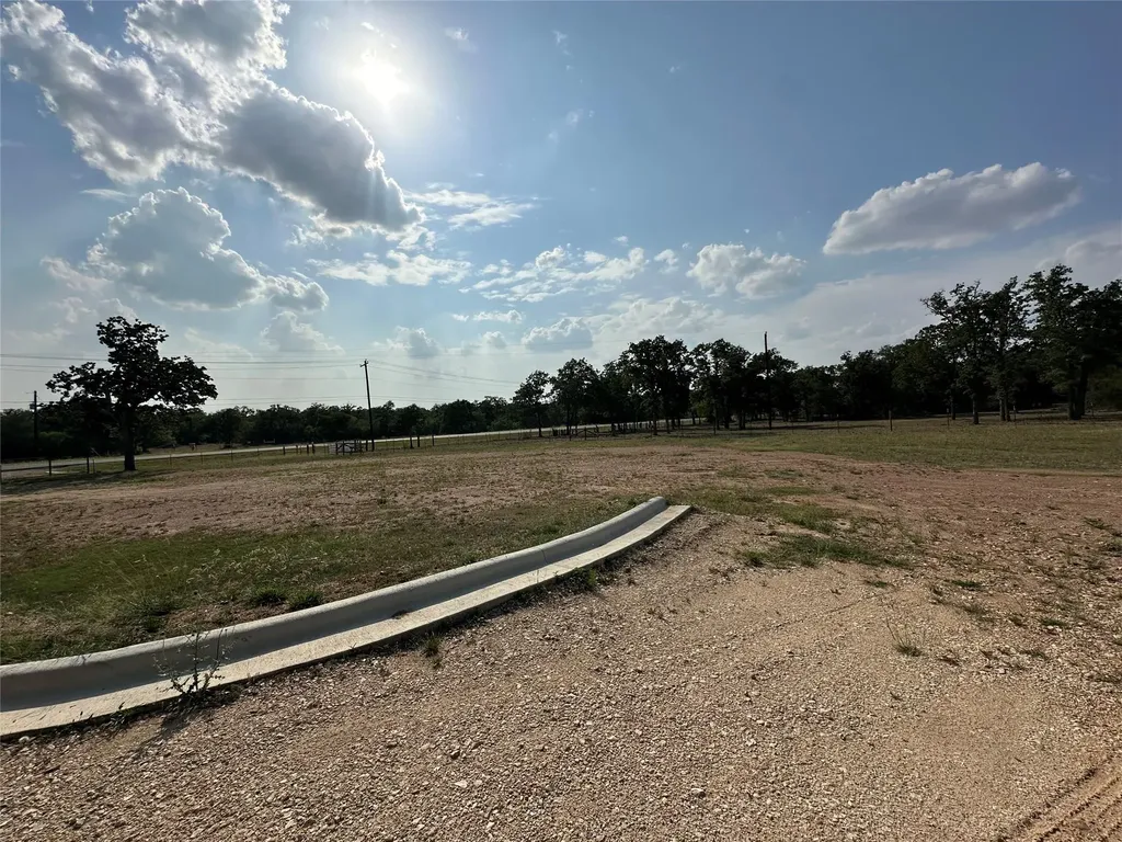 10096 S Us Highway 183 Highway Lockhart TX 78644