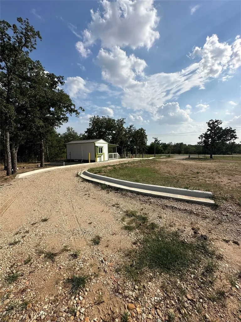 10096 S Us Highway 183 Highway Lockhart TX 78644