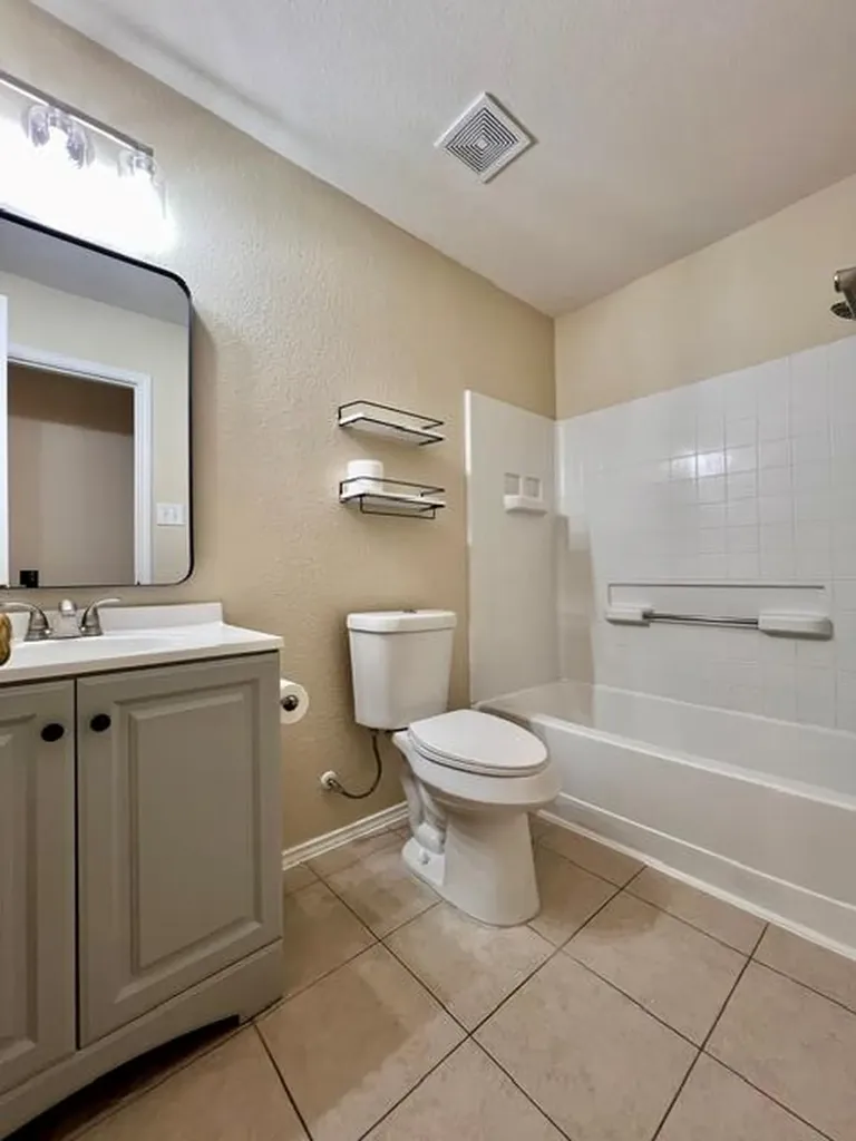 1005 W South Street Leander TX 78641