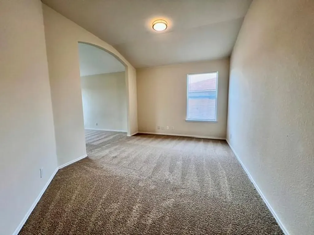 1005 W South Street Leander TX 78641