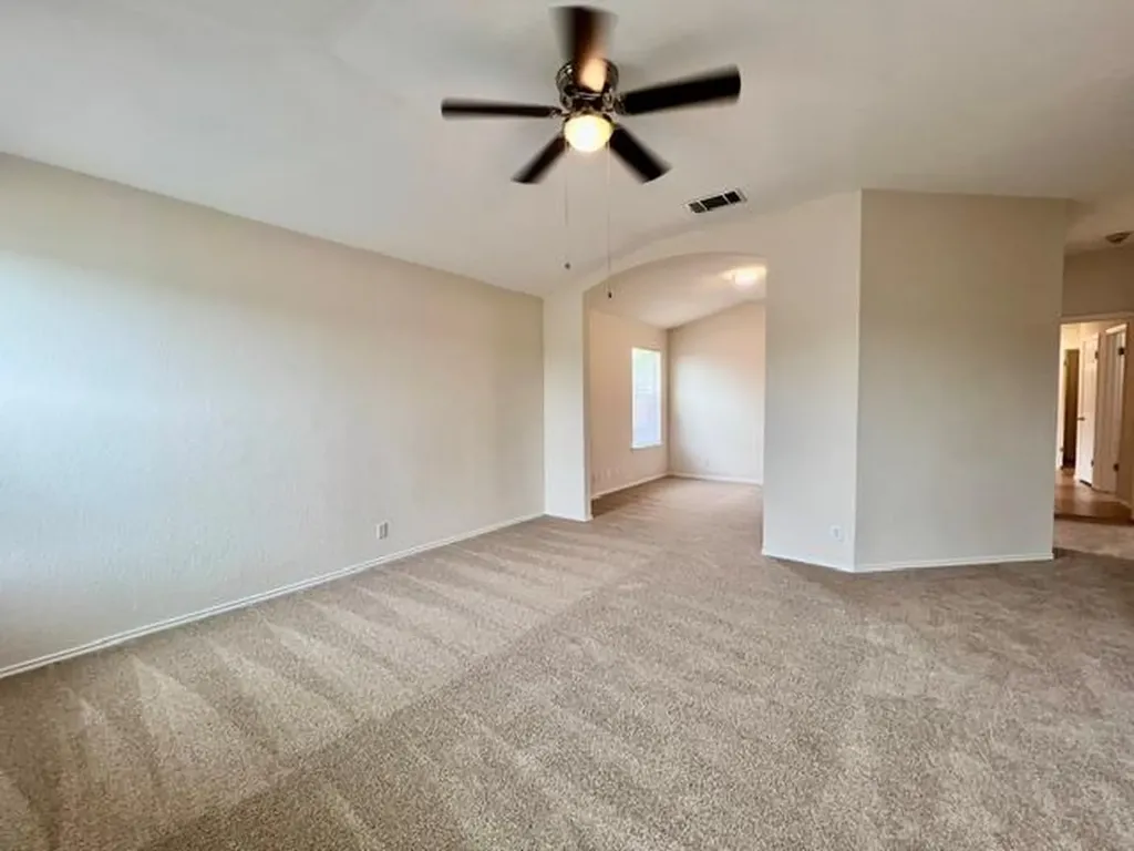 1005 W South Street Leander TX 78641