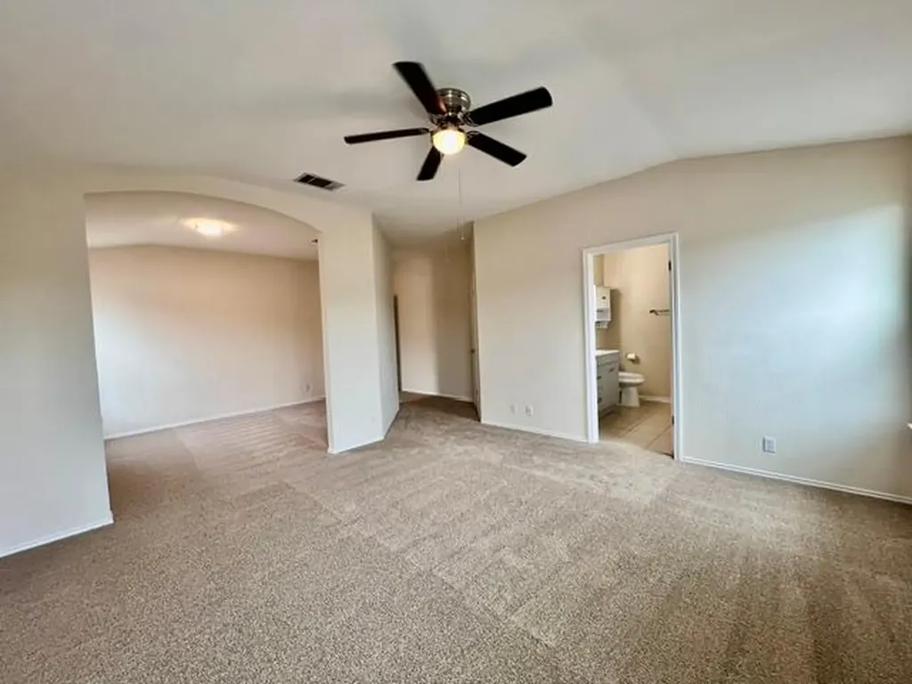1005 W South Street Leander TX 78641