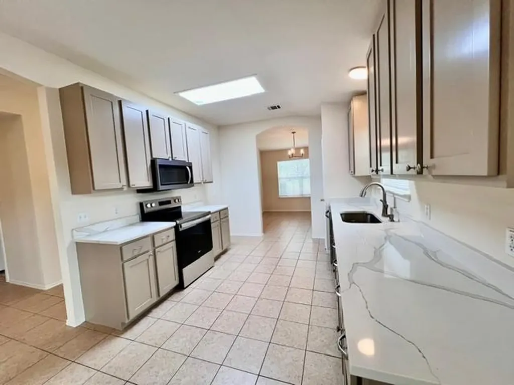 1005 W South Street Leander TX 78641