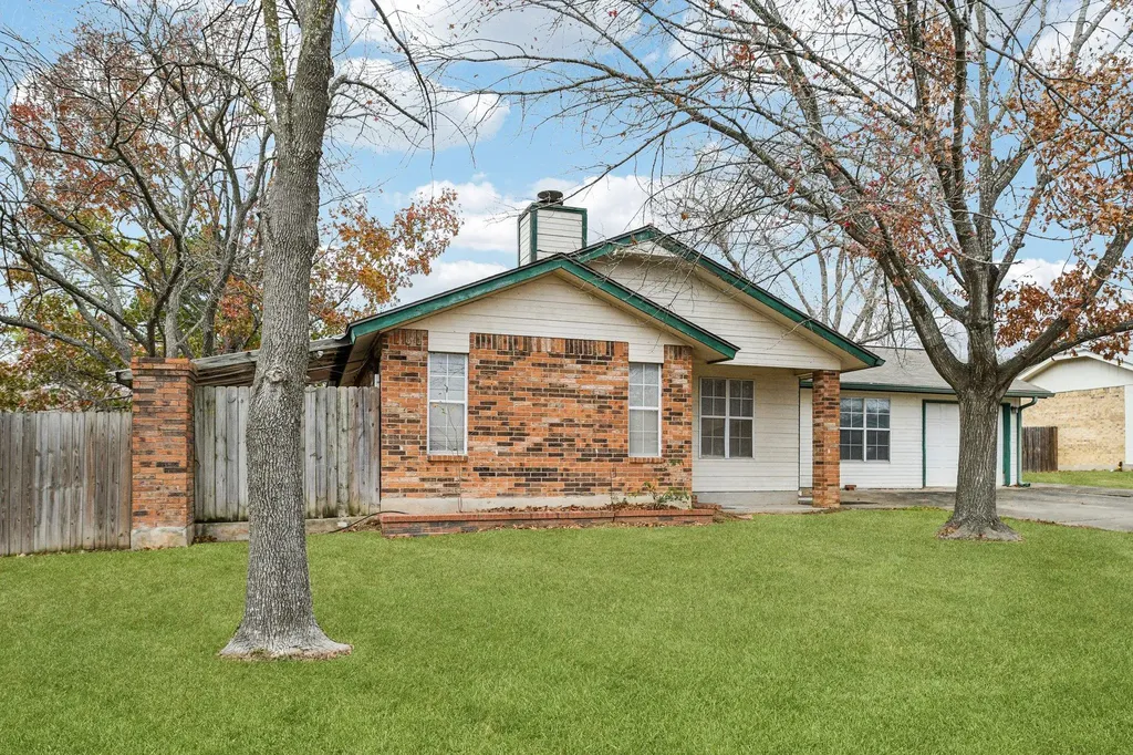 102 Stubblefield Drive Elgin TX 78621