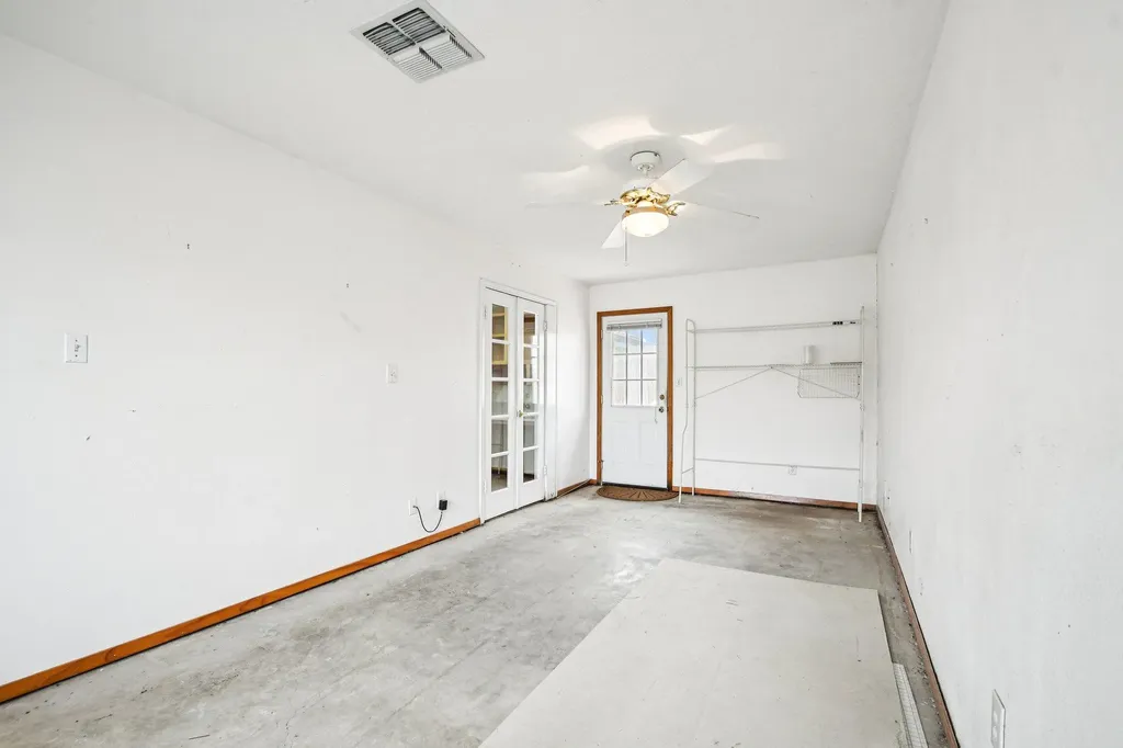 102 Stubblefield Drive Elgin TX 78621