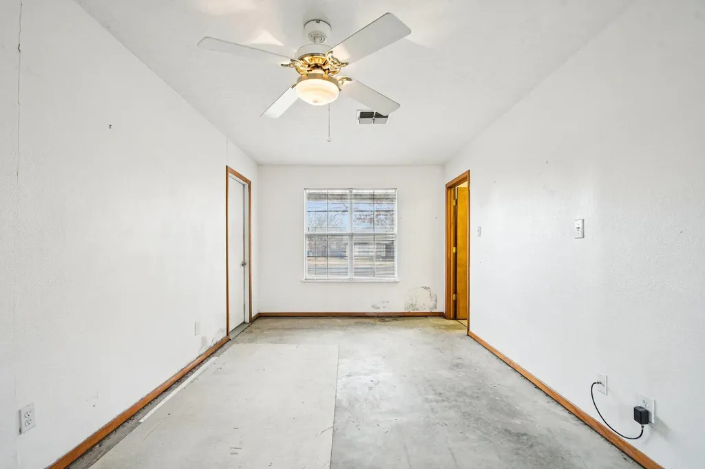 102 Stubblefield Drive Elgin TX 78621