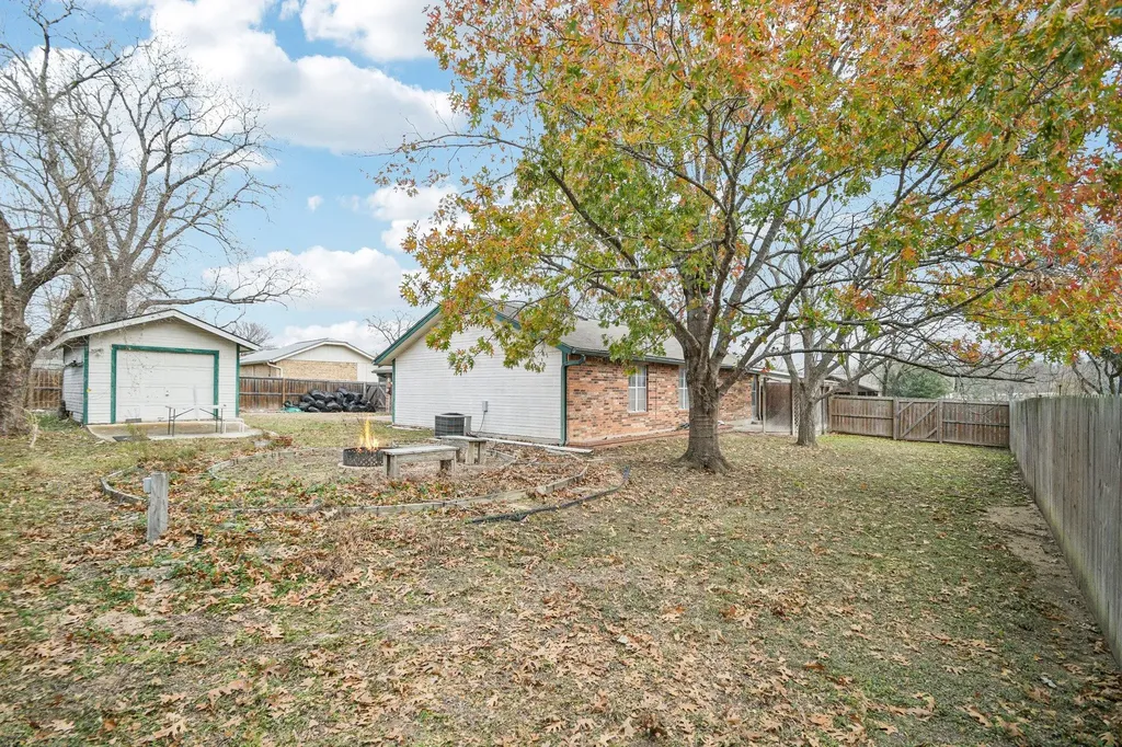 102 Stubblefield Drive Elgin TX 78621