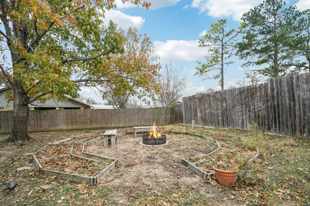 102 Stubblefield Drive Elgin TX 78621