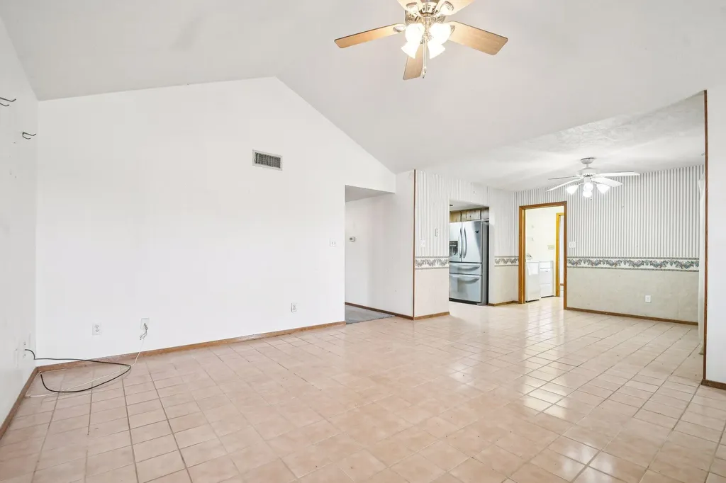 102 Stubblefield Drive Elgin TX 78621
