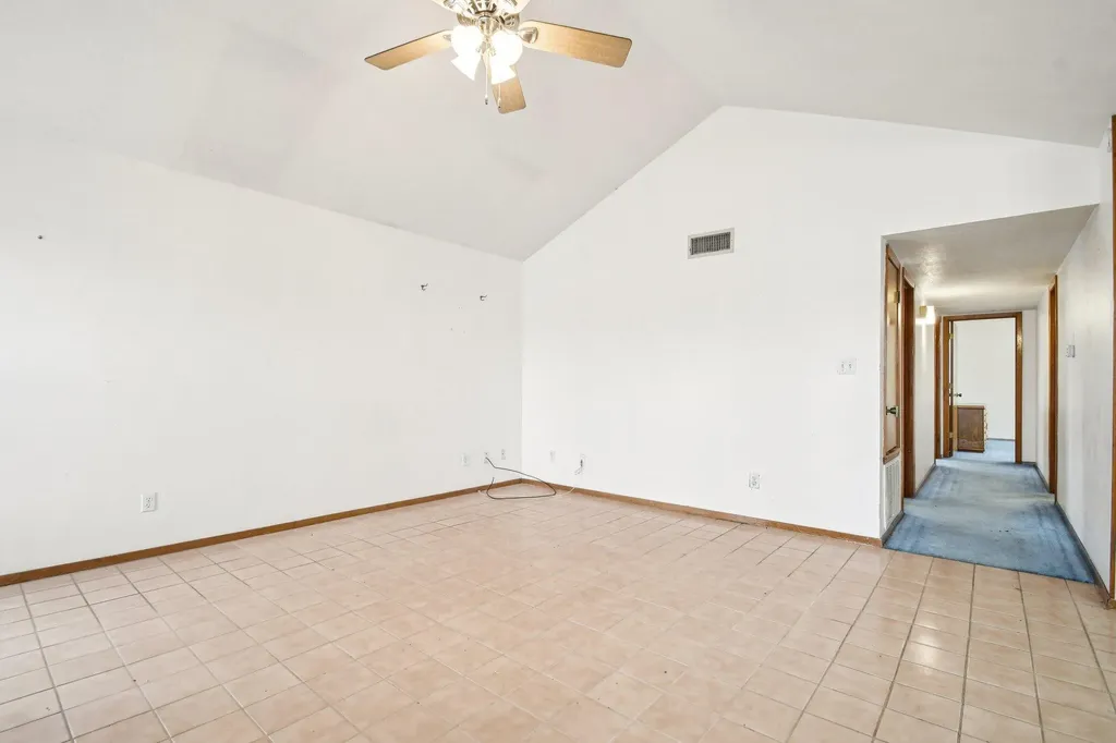 102 Stubblefield Drive Elgin TX 78621
