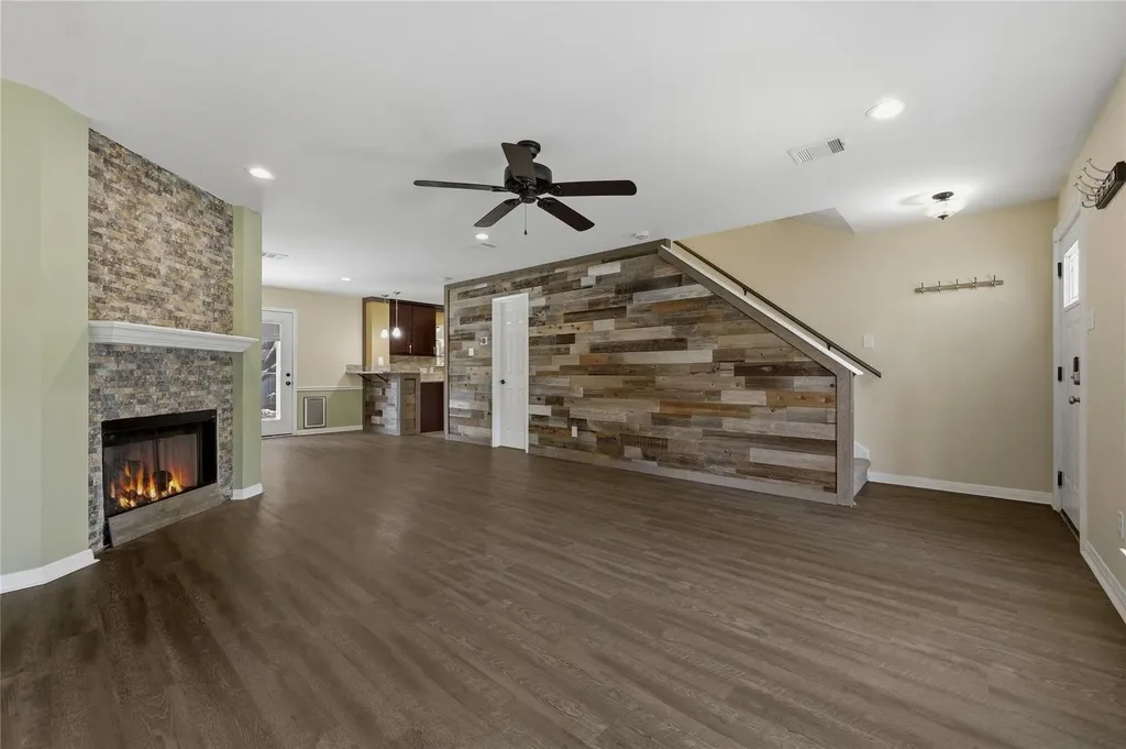 2424 Roundabout Lane Round Rock TX 78664