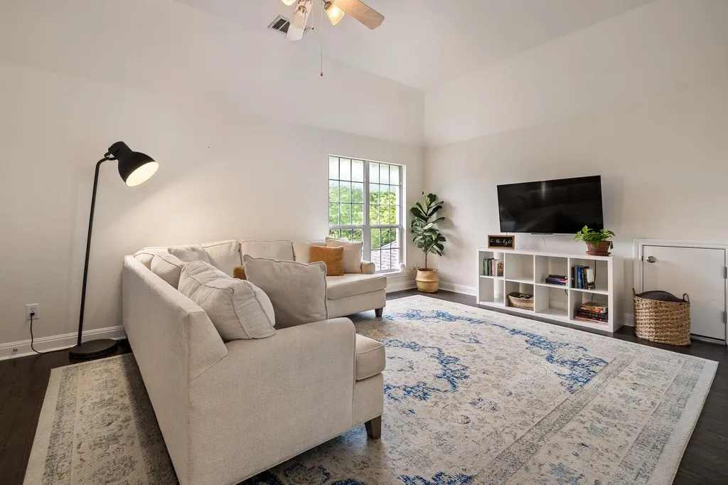 2263 Hamlet Circle Round Rock TX 78664