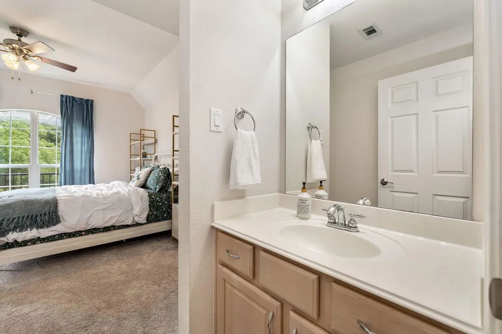 2263 Hamlet Circle Round Rock TX 78664