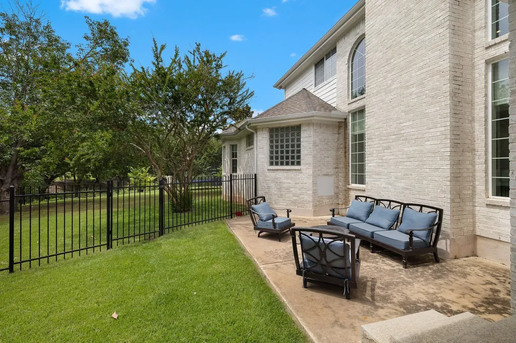 2263 Hamlet Circle Round Rock TX 78664