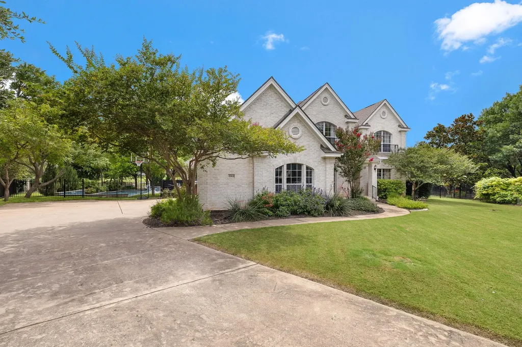 2263 Hamlet Circle Round Rock TX 78664