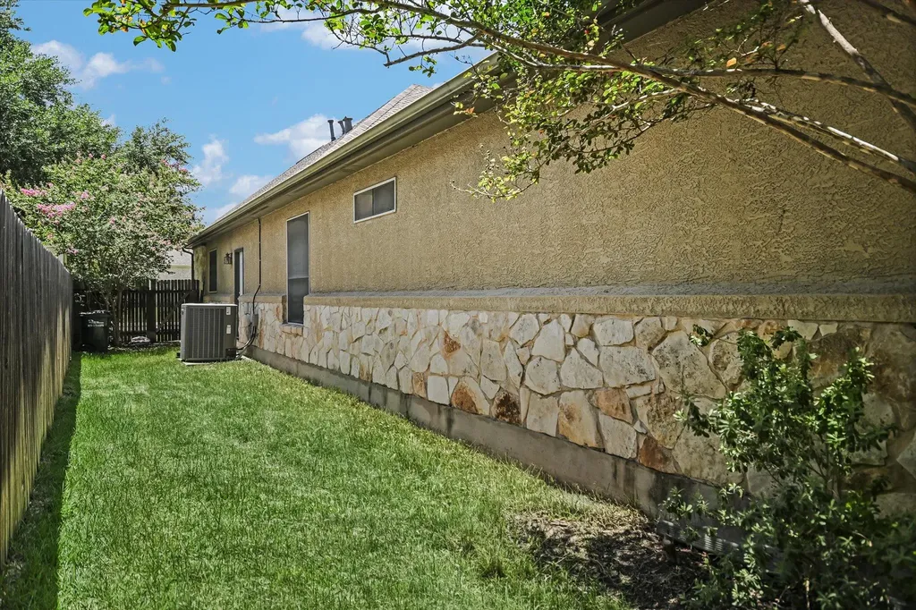 4524 Slickrock Cove Austin TX 78747