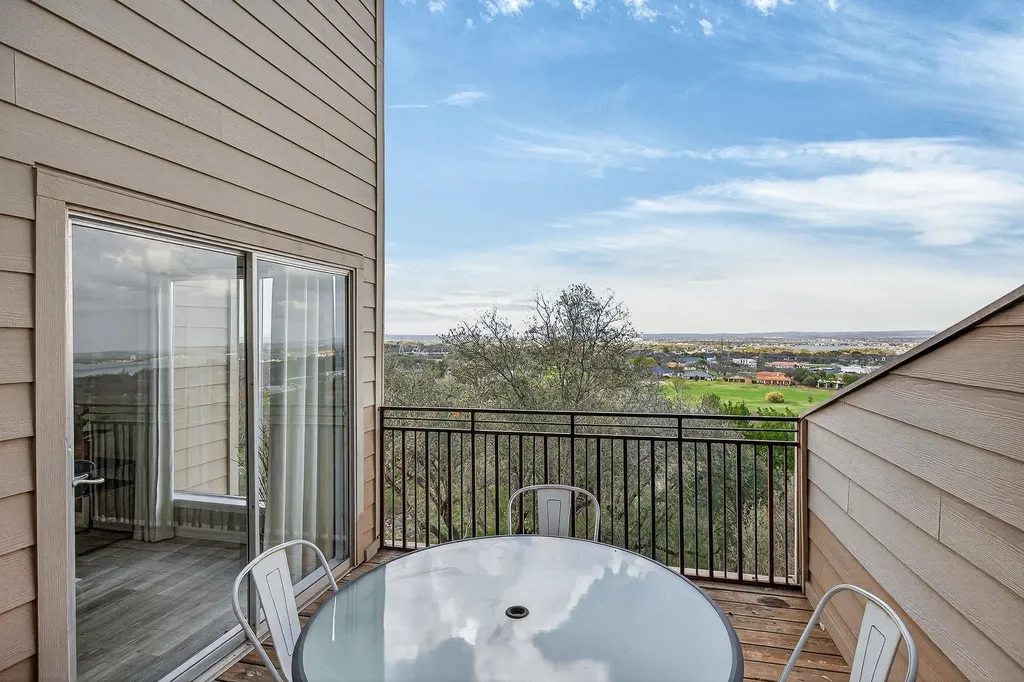 400 Hi There Horseshoe Bay TX 78657