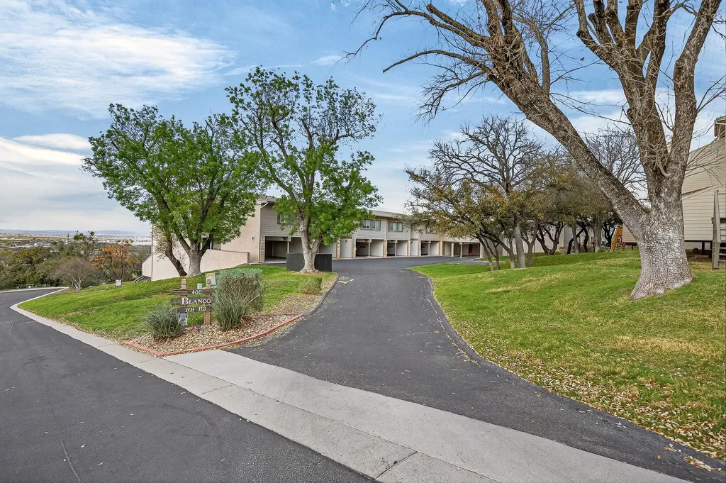 400 Hi There Horseshoe Bay TX 78657